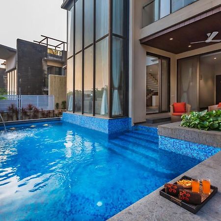 Saffronstays Aspen, Lonavala - Luxury Pool Villa With Games And Tv Room Near Bhushi Dam Екстериор снимка