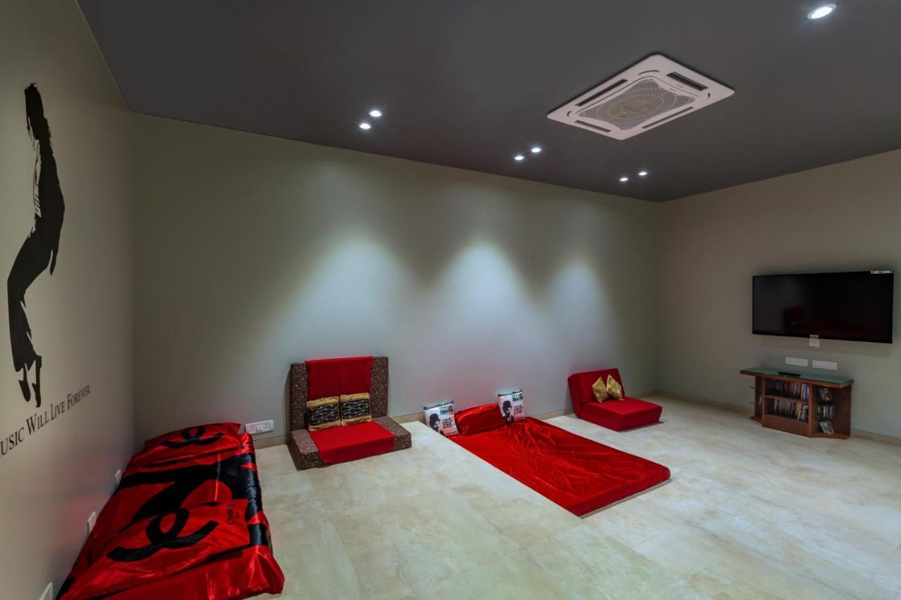 Saffronstays Aspen, Lonavala - Luxury Pool Villa With Games And Tv Room Near Bhushi Dam Екстериор снимка