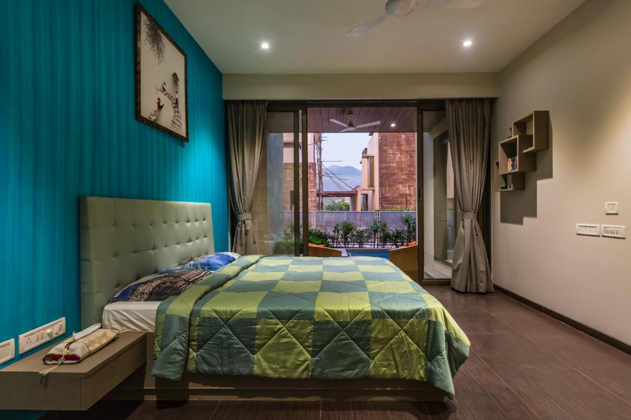 Saffronstays Aspen, Lonavala - Luxury Pool Villa With Games And Tv Room Near Bhushi Dam Екстериор снимка